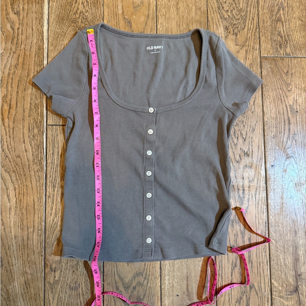 Ribbed button down top - Picture 2 of 4